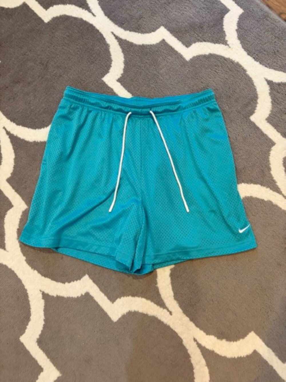 Men's Nike Size L Mesh Sport Shorts